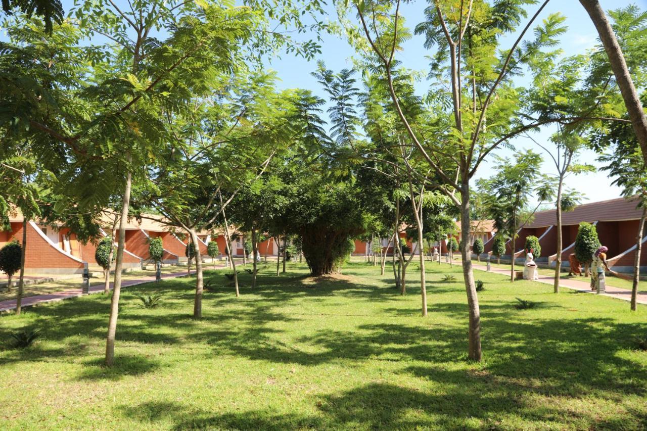 Celebrity Resort Chennai Tambaram Luaran gambar