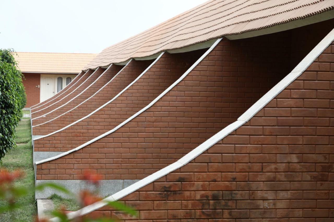 Celebrity Resort Chennai Tambaram Luaran gambar