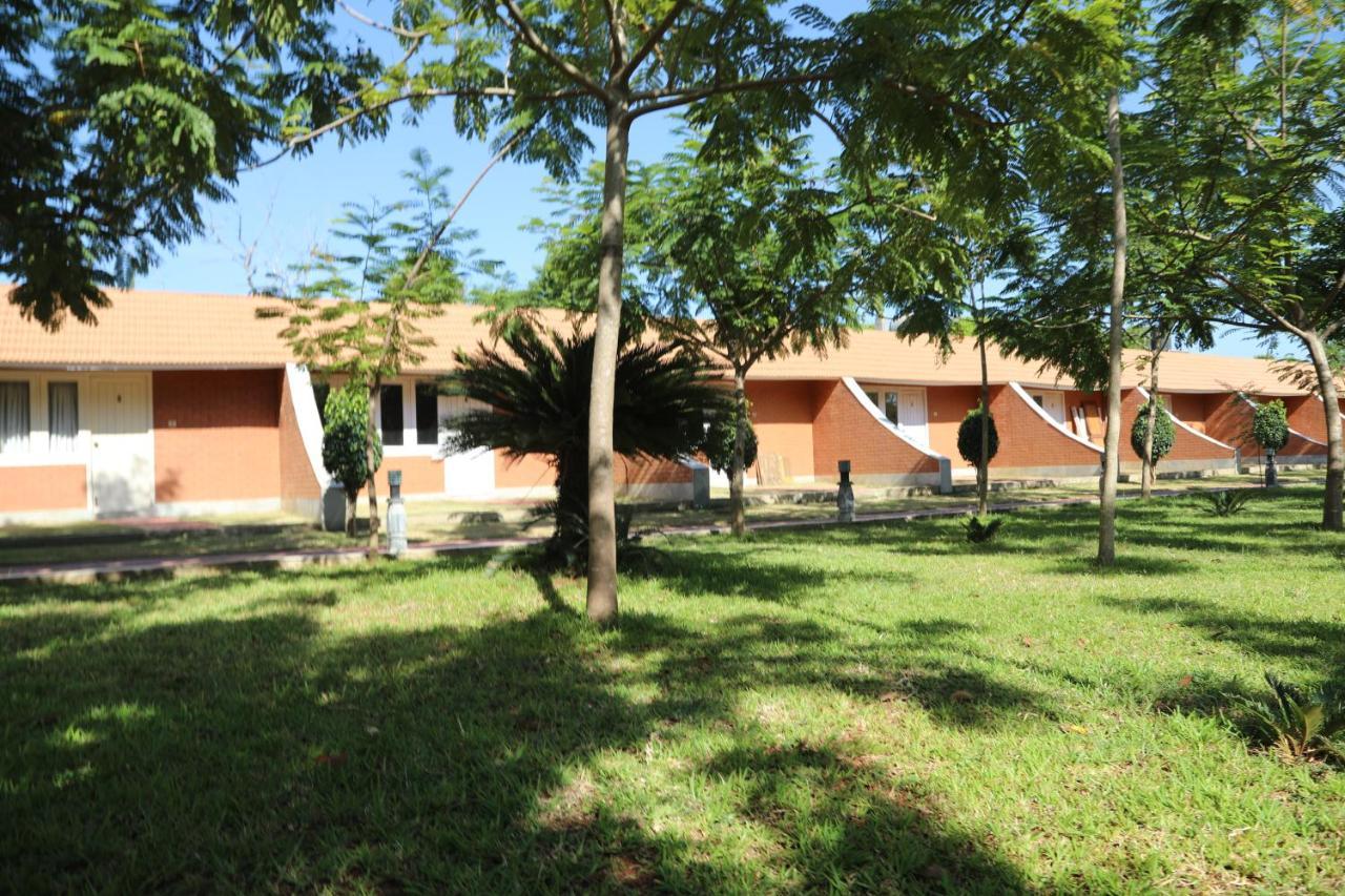 Celebrity Resort Chennai Tambaram Luaran gambar